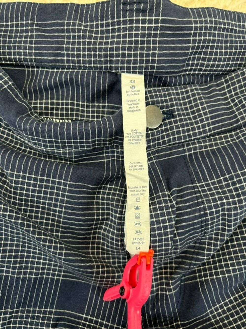 Lululemon Mens Plaid Casual Shorts Navy/White Size 38 Cotton Blend Lightweight G - Picture 2 of 6